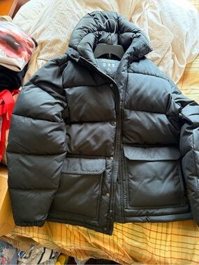Hollister Black Quilted Puffer Jacket with Hood